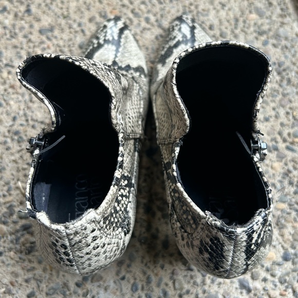 Boss Babe, FRANCO SARTO, snake heeled booties!! - Picture 8 of 12